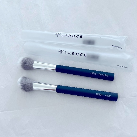 LARUCE LR304 ANGLE BRUSH (CHEEK) AND LR316 DUO
FIBRE BRUSH - Picture 2 of 8